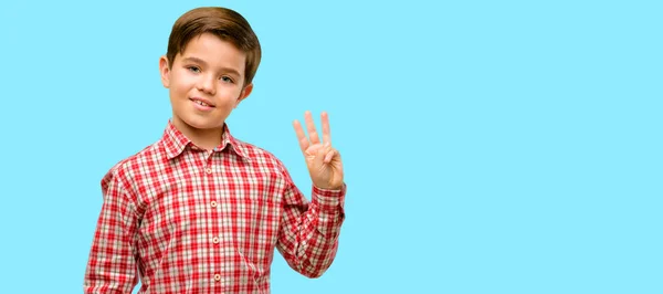 Красавчик Ребенок Зелеными Глазами Поднимающий Палец Номер Три Синем Фоне — стоковое фото