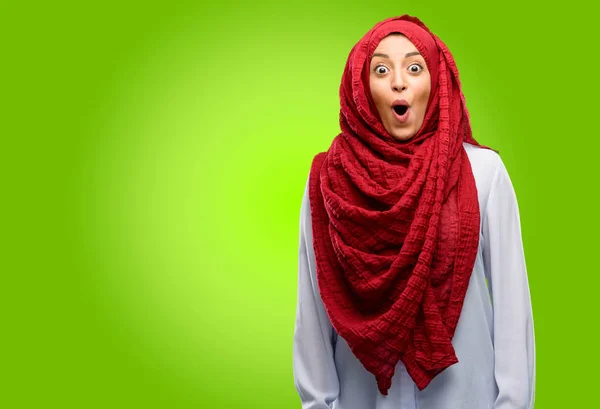 Young Arab Woman Wearing Hijab Happy Surprised Cheering Expressing Wow — Stock Photo, Image