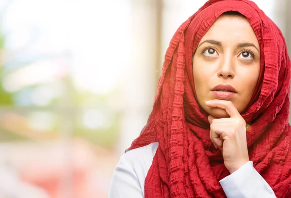 Young Arab Woman Wearing Hijab Doubt Expression Confuse Wonder Concept — Stock Photo, Image