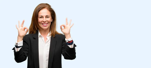 Frau Mittleren Alters Trägt Jacke Tut Zeichen Geste Mit Beiden — Stockfoto
