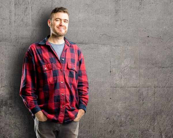 Jovem Homem Bonito Confiante Feliz Com Grande Sorriso Natural Rindo — Fotografia de Stock