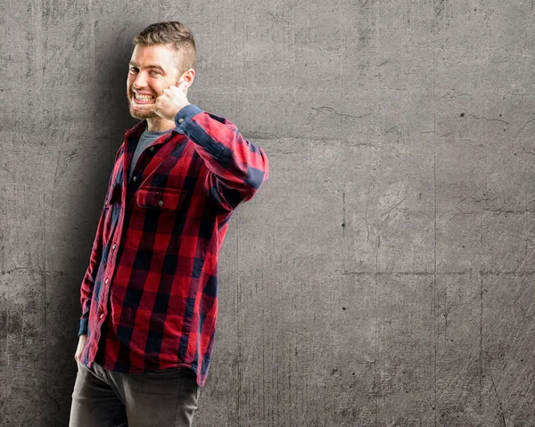 Joven Hombre Guapo Feliz Emocionado Haciendo Mostrando Llámame Gesto Con — Foto de Stock