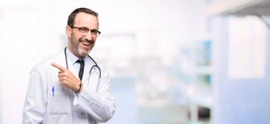 Doktor komuta sizde, tıbbi profesyonel uzak yan Hastanesi'nde parmağınızla işaret
