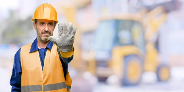 Leitender Ingenieur Bauarbeiter Genervt Von Schlechter Einstellung Stoppschild Mit Der — Stockfoto