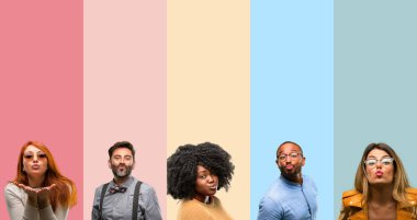 İnsanlar, kadın ve aşk, darbeler öpücük kamerasına, ifade adam serin grup flört