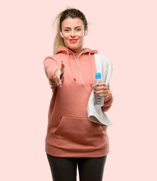 Young Sport Woman Wearing Workout Sweatshirt Holds Hands Welcoming Handshake — Stock Photo, Image