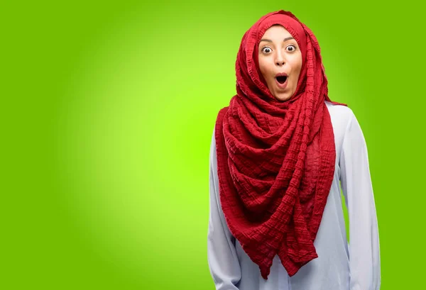 Young Arab Woman Wearing Hijab Happy Surprised Cheering Expressing Wow — Stock Photo, Image