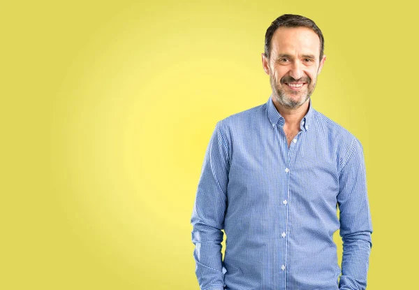 Bonito Homem Meia Idade Confiante Feliz Com Grande Sorriso Natural — Fotografia de Stock