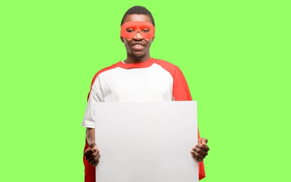 Africano Preto Super Herói Homem Segurando Banner Publicidade Branco Bom — Fotografia de Stock
