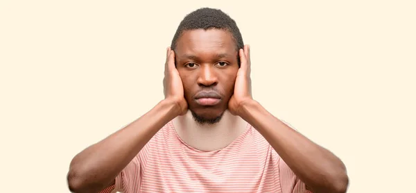 Sérült Afrikai Fekete Ember Visel Nyak Zárójel Amely Figyelmen Kívül — Stock Fotó