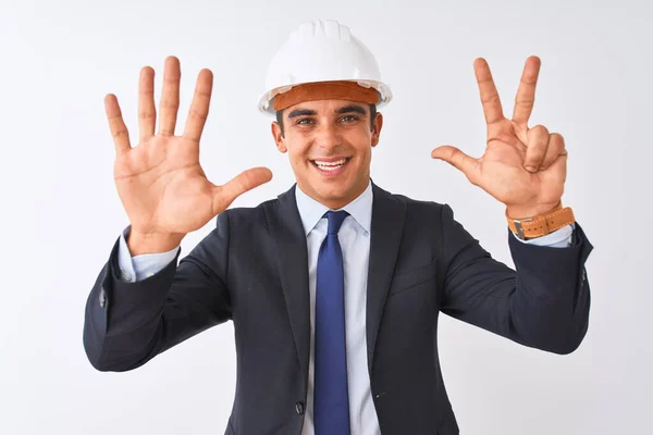 Jovem Arquiteto Bonito Homem Vestindo Terno Capacete Sobre Fundo Branco — Fotografia de Stock