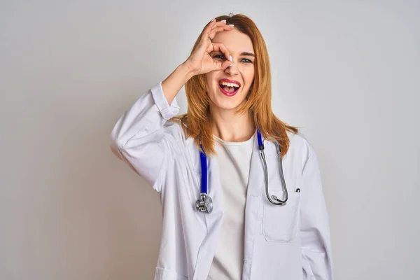 Redhead Caucasian Doctor Woman Wearing Stethoscope Isolated Background Doing Gesture — Stock Photo, Image