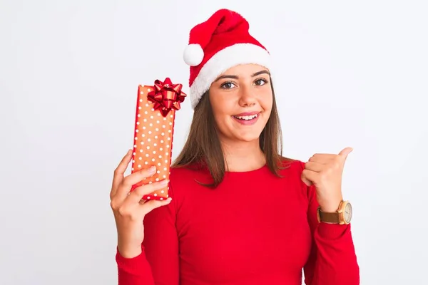 Jong Mooi Meisje Dragen Kerstman Hoed Houden Geschenk Geïsoleerde Witte — Stockfoto