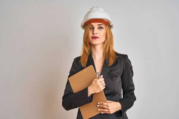 Jonge Mooie Redhead Architect Vrouw Dragen Pak Hard Helmet Holding — Stockfoto