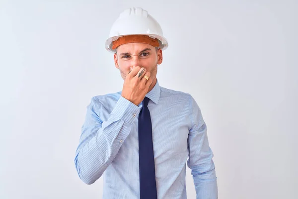 Junger Geschäftsmann Mit Bauunternehmer Schutzhelm Über Isoliertem Hintergrund Der Etwas — Stockfoto