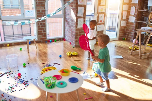 Entzückende Kleinkinder Spielen Kindergarten Jede Menge Spielzeug — Stockfoto