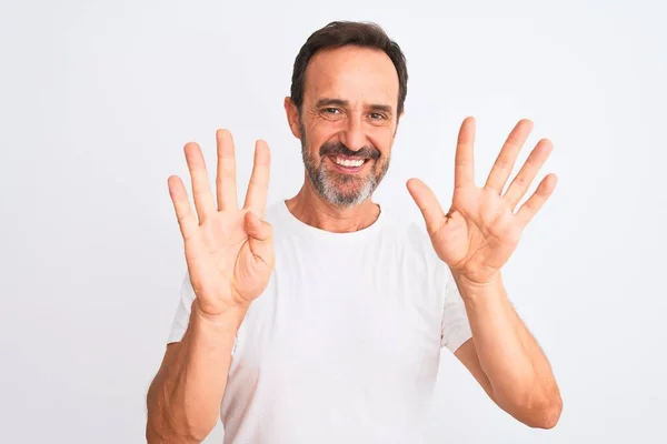 Gutaussehender Mann Mittleren Alters Lässigem Shirt Das Vor Isoliertem Weißem — Stockfoto