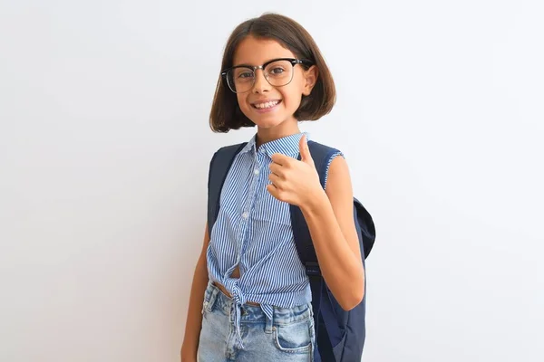 Mooi Student Kind Meisje Dragen Rugzak Bril Geïsoleerde Witte Achtergrond — Stockfoto