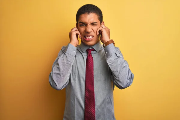 Junge Gut Aussehende Arabische Geschäftsmann Hemd Und Krawatte Über Isoliertem — Stockfoto