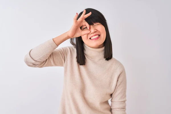 Jonge Mooie Chinese Vrouw Dragen Coltrui Geïsoleerde Witte Achtergrond Doen — Stockfoto