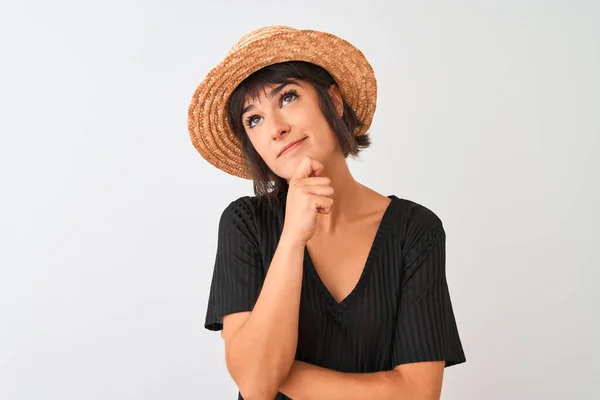 Joven Hermosa Mujer Vistiendo Camiseta Negra Sombrero Pie Sobre Fondo —  Fotos de Stock