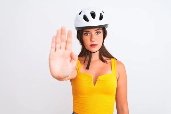 Junge Schöne Radfahrerin Mädchen Mit Fahrradhelm Steht Über Isoliertem Weißem — Stockfoto