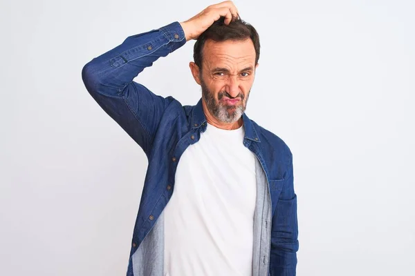 Homem Bonito Meia Idade Vestindo Camisa Jeans Azul Sobre Fundo — Fotografia de Stock