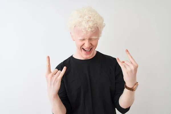 Ung Albino Blond Man Bär Svart Shirt Stående Över Isolerade — Stockfoto