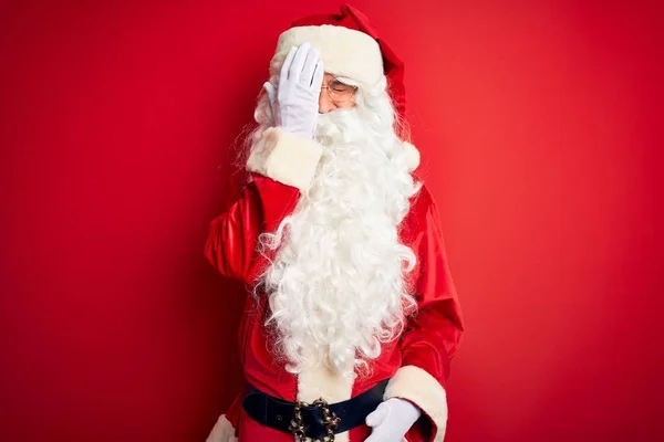 Homem Bonito Meia Idade Vestindo Traje Papai Noel Sobre Fundo — Fotografia de Stock