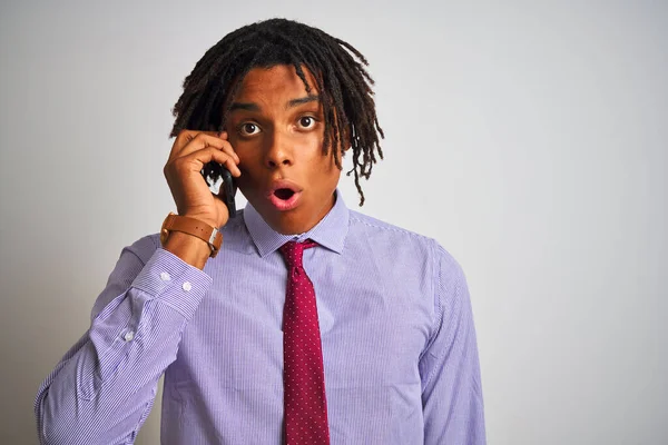 Afro Hombre Negocios Con Rastas Hablando Con Teléfono Inteligente Sobre — Foto de Stock