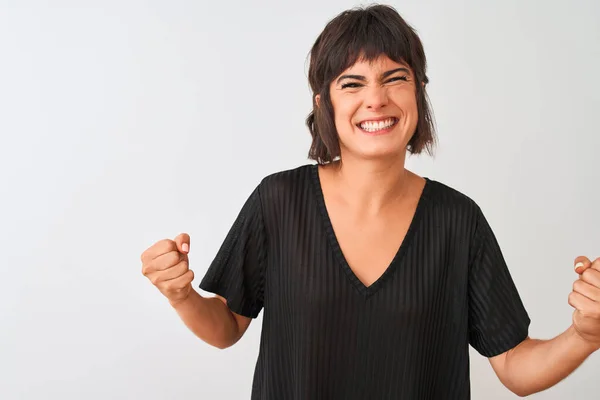 Joven Hermosa Mujer Vistiendo Camiseta Negra Pie Sobre Fondo Blanco — Foto de Stock