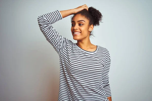 Africano Americano Mulher Vestindo Marinho Listrado Shirt Sobre Isolado Branco — Fotografia de Stock