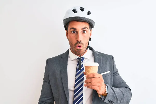 Jovem Homem Negócios Bonito Usando Capacete Bicicleta Tirar Café Sobre — Fotografia de Stock