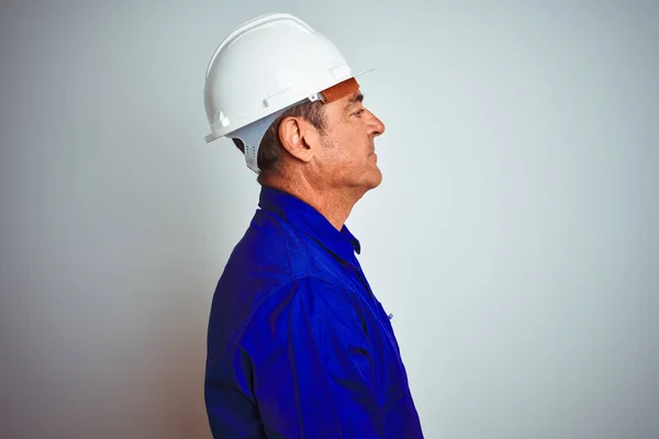 Bello Uomo Operaio Mezza Età Indossa Uniforme Casco Sfondo Bianco — Foto Stock