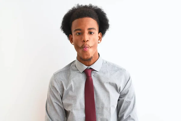 Genç Afro Amerikalı Adamı Izole Edilmiş Beyaz Arka Planda Duran — Stok fotoğraf