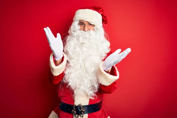 Homem Bonito Meia Idade Vestindo Traje Papai Noel Sobre Fundo — Fotografia de Stock