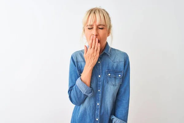 Donna Mezza Età Che Indossa Camicia Jeans Casual Piedi Sopra — Foto Stock