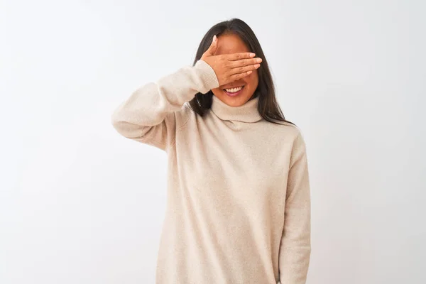 Joven Mujer China Con Jersey Cuello Alto Gafas Sobre Fondo — Foto de Stock