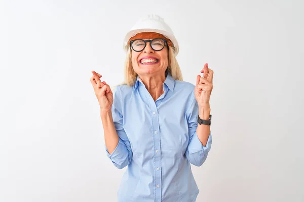 Orta Yaşlı Mimar Kadın Gözlük Takıyor Miğfer Takıyor Zole Edilmiş — Stok fotoğraf