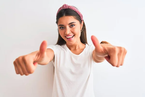 Jonge Mooie Vrouw Draagt Casual Shirt Diadeem Geïsoleerde Witte Achtergrond — Stockfoto