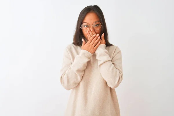 Mujer Joven China Con Suéter Cuello Alto Gafas Sobre Fondo —  Fotos de Stock