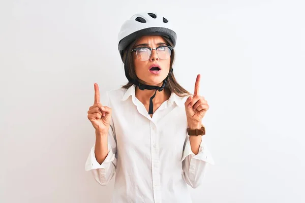 Belle Femme Affaires Portant Des Lunettes Casque Vélo Sur Fond — Photo