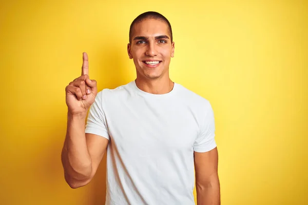 Young Caucasian Man Wearing Casual White Shirt Yellow Isolated Background — Stock Photo, Image