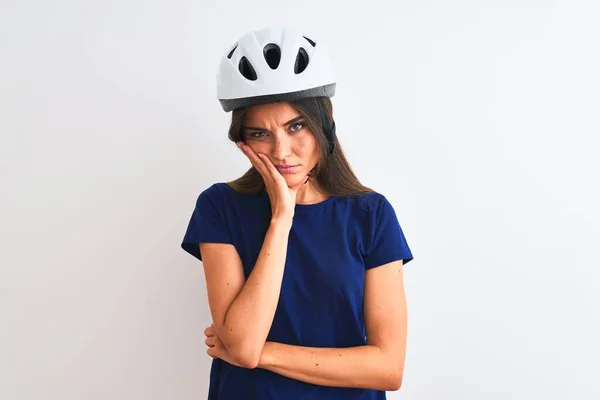 Jonge Mooie Fietser Vrouw Dragen Veiligheid Fiets Helm Geïsoleerde Witte — Stockfoto