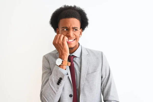 Joven Hombre Negocios Afroamericano Vistiendo Traje Pie Sobre Fondo Blanco —  Fotos de Stock