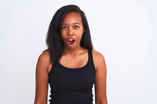 Vackra Unga Afroamerikanska Kvinnan Över Isolerade Bakgrund Rädd Och Chockad — Stockfoto