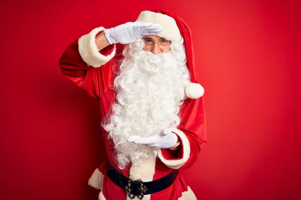 Homem Bonito Meia Idade Vestindo Traje Papai Noel Sobre Fundo — Fotografia de Stock