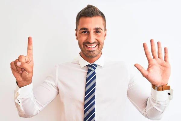 Joven Hombre Negocios Elegante Guapo Sobre Fondo Aislado Mostrando Apuntando — Foto de Stock