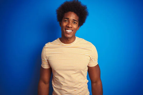 Homem Americano Com Cabelo Afro Vestindo Listrado Camiseta Amarela Sobre — Fotografia de Stock