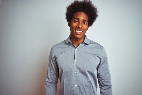 Jovem Americano Africano Com Cabelo Afro Vestindo Camisa Cinza Sobre — Fotografia de Stock